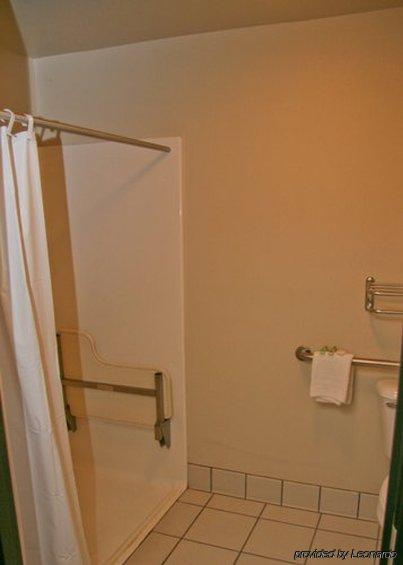 Travelodge By Wyndham Morrill Quarto foto